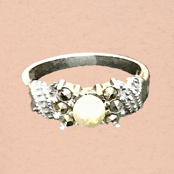 EUC! STERLING SILVER FAUX PEARL RING - Picture 3 of 5